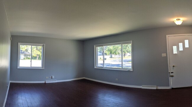 Foto del edificio - 3 Bedroom Ranch Available in Dolton  - $14...