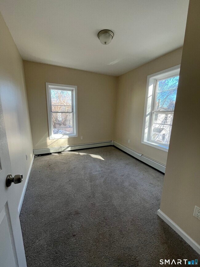 Foto del edificio - 412 S Main St