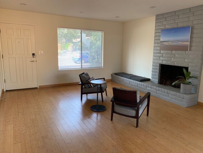 Foto del edificio - 3 bedroom 2 Bathroom home in South Davis