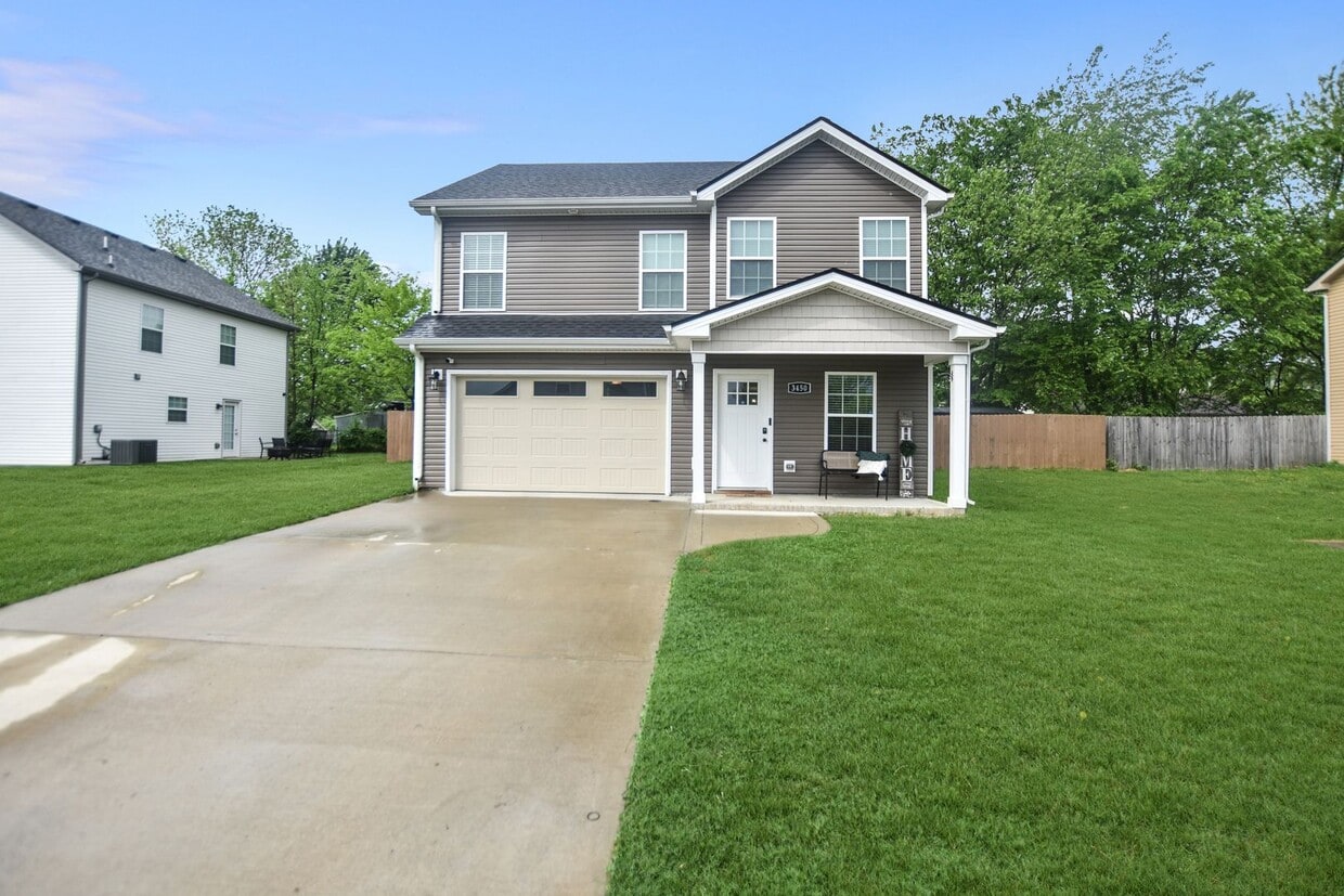 Primary Photo - Pet Friendly Three Bedroom!