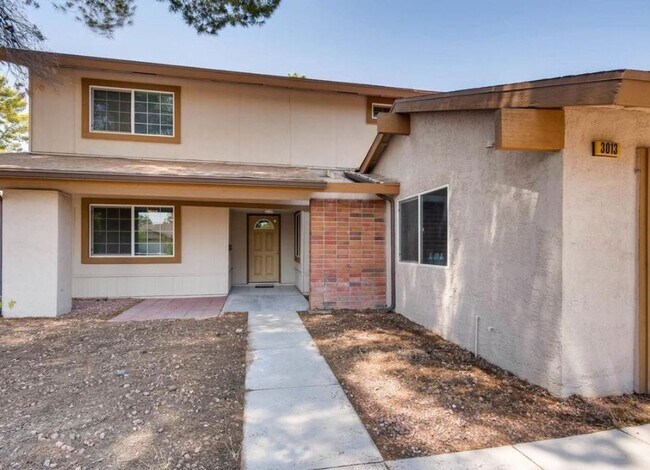 Building Photo - Charming 4-Bedroom Home with Spacious Floo...