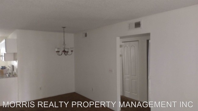 Building Photo - 3 br, 2 bath Apartment - 551 W Rosewood Ln