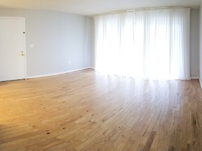 Building Photo - 500 Umstead Drive, Unit 101A