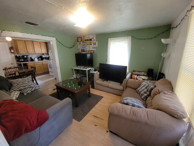 Foto del edificio - 239 Chippewa St