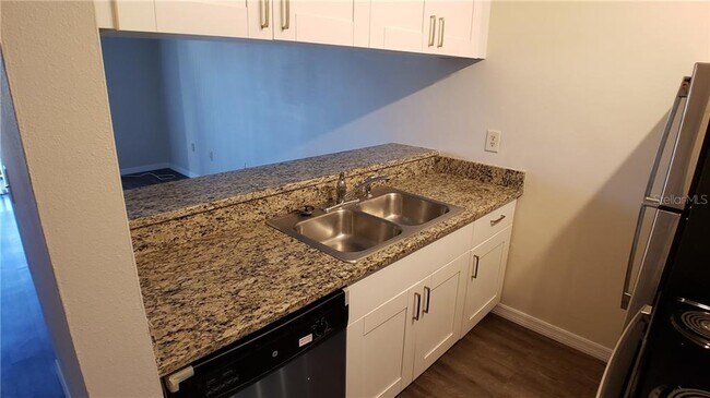 Building Photo - 220 N Bayshore Blvd