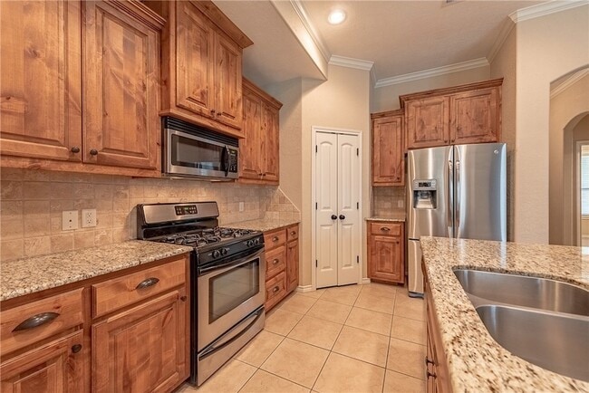 Building Photo - 2403 Norham Dr