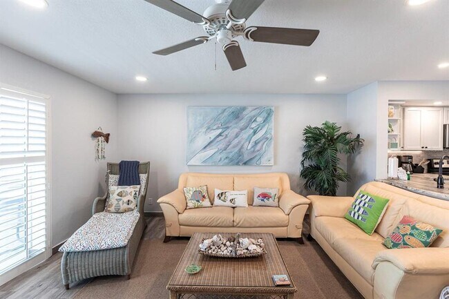 Foto del edificio - 6154 Midnight Pass Rd