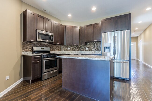 Foto del edificio - 538 N Hamlin Ave