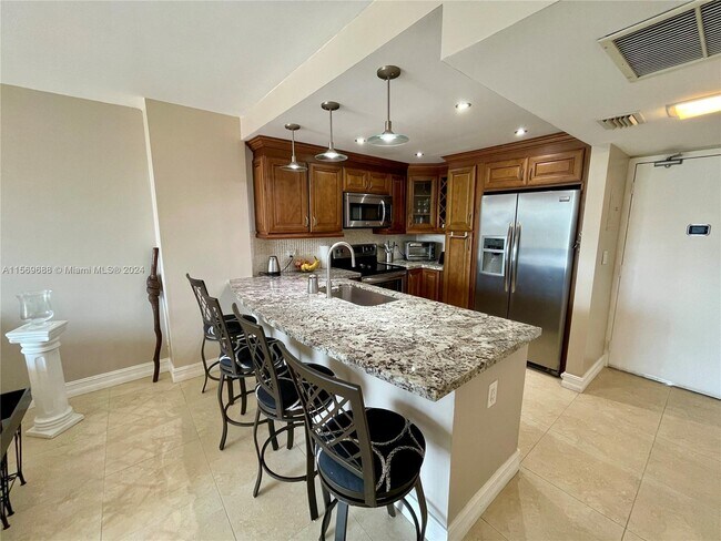 Foto del edificio - 20301 W Country Club Dr