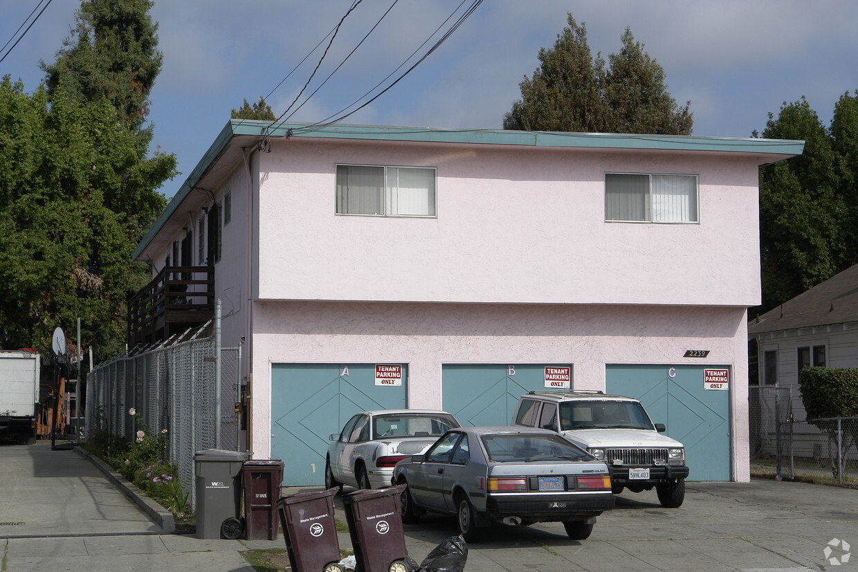 Building Photo - 2239 90th Ave