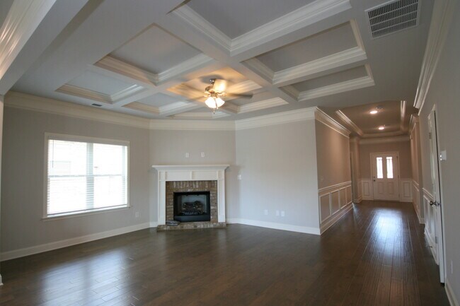 Foto del edificio - 7921 Gabriela Dr NW