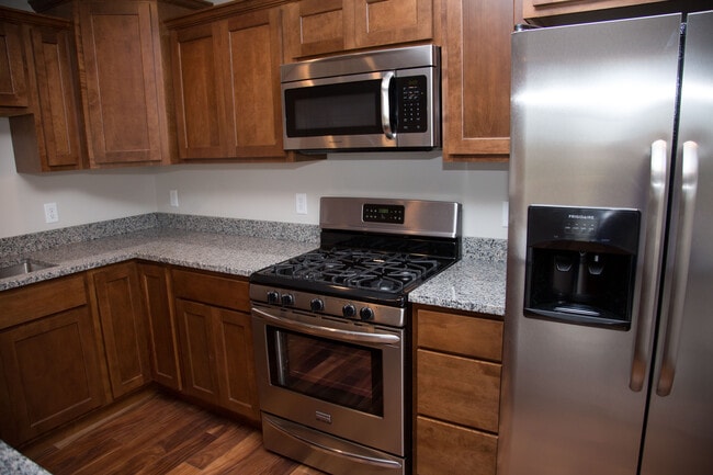 Building Photo - 6385 Pawnee Ln