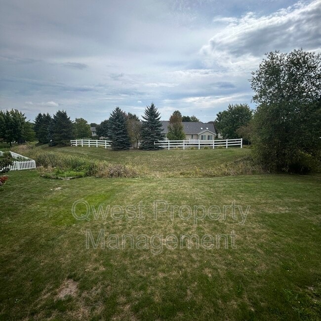 Building Photo - 6722 Avalon Dr SE