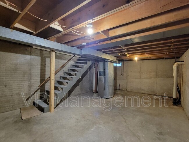Building Photo - 15 Park Crest Ct