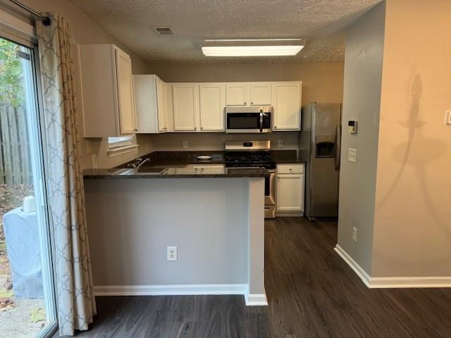 Foto del edificio - 220 Wild Flower Ln