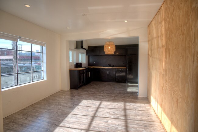 Foto del edificio - 409 Cypress Ave