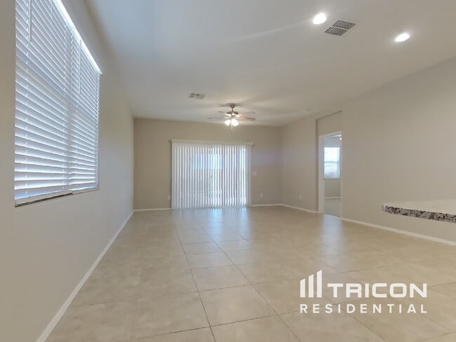 Foto del edificio - 30724 W Amelia Ave
