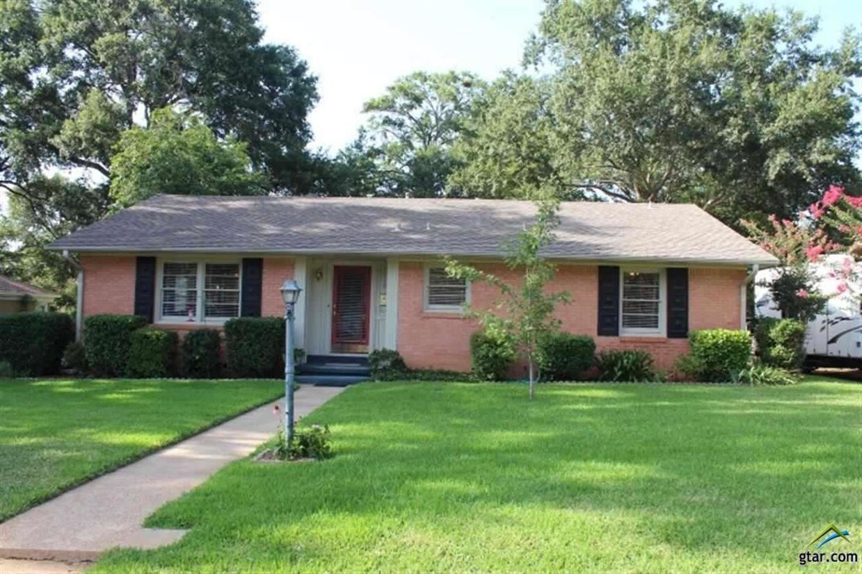 1300 Sunset Dr, Tyler, TX 75701 House Rental in Tyler, TX