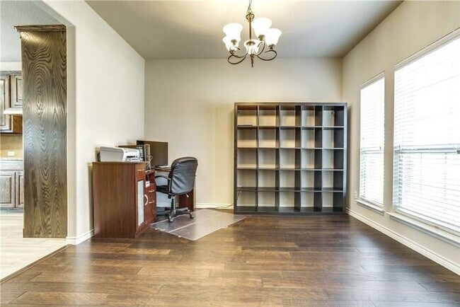 Building Photo - Frisco home ready for move in