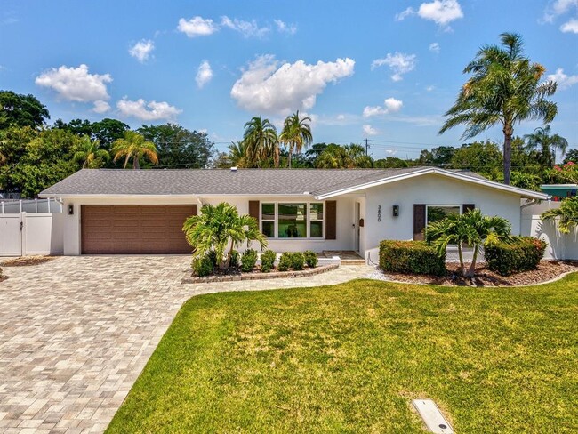 Building Photo - 3800 Bayshore Blvd NE