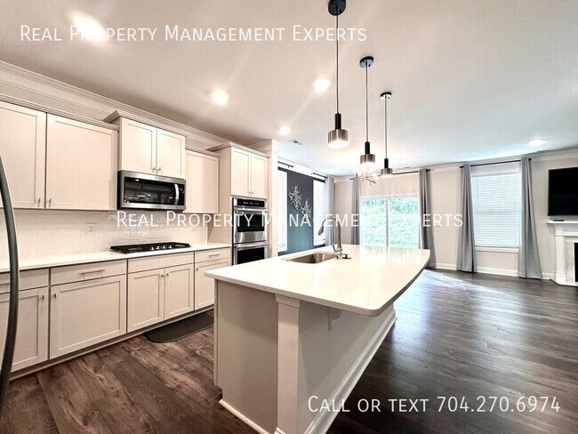 Building Photo - 6029 Whitechapel Ct