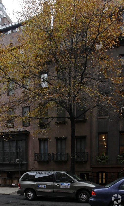 Building Photo - 128 E 37th St