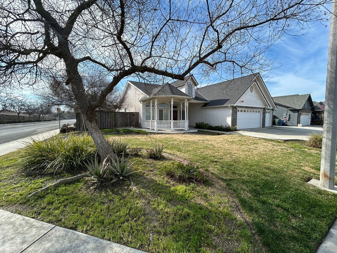 Primary Photo - Move in Ready in Northwest Hanford