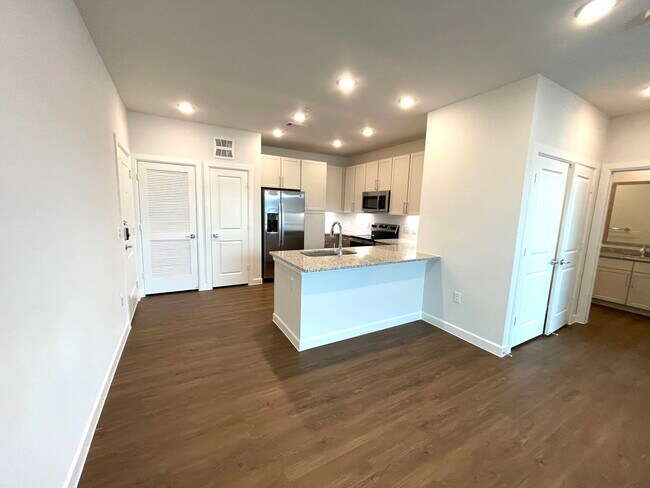 Foto del edificio - 2300 N Friendship Rd