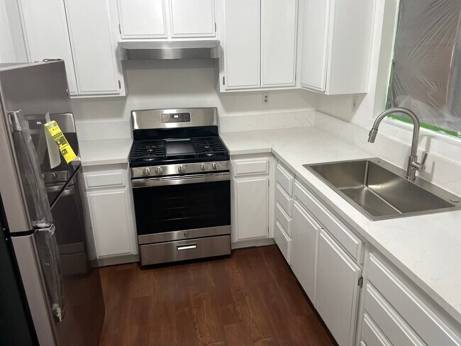 Foto del edificio - 7638 Newlin Ave