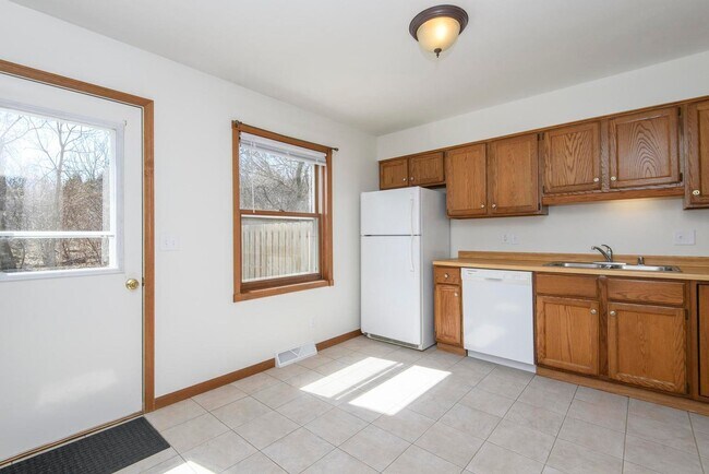 Foto del edificio - 208 Applewood Ln