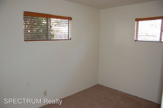 Building Photo - 934 San Andres St