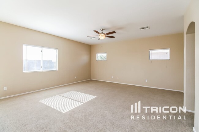 Foto del edificio - 13173 E Primrose Ln