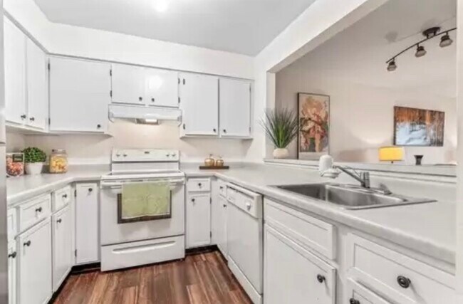Cocina renovada - 3300 Louisiana Ave S