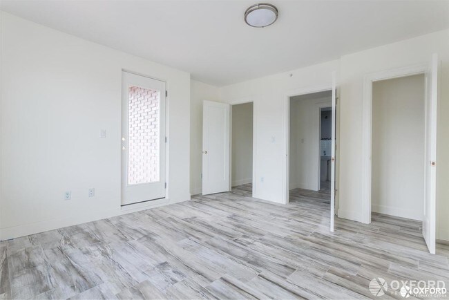 Foto del edificio - 106 Remsen Avenue