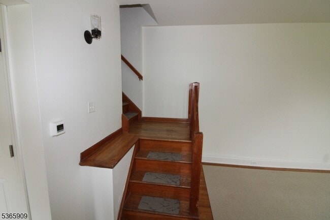 Building Photo - 471 Milford Warren Glen Rd