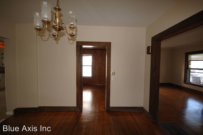 Foto del edificio - 226 E Commercial St