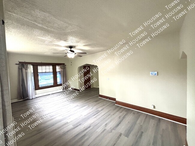 Foto del edificio - 1811 Weston Ave
