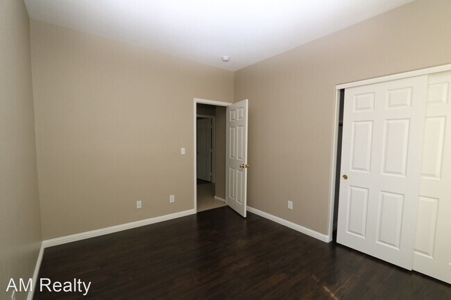 Building Photo - 4 br, 2 bath House - 3313 Mastercraft Ave