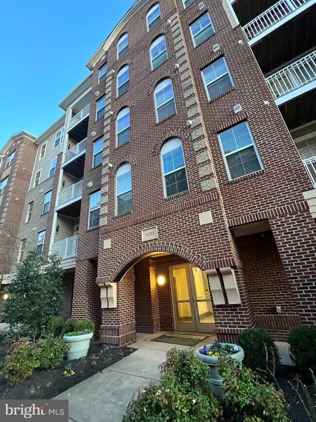 13723 Neil Armstrong Ave Unit 207, Herndon, VA 20171 Room for Rent in Herndon, VA