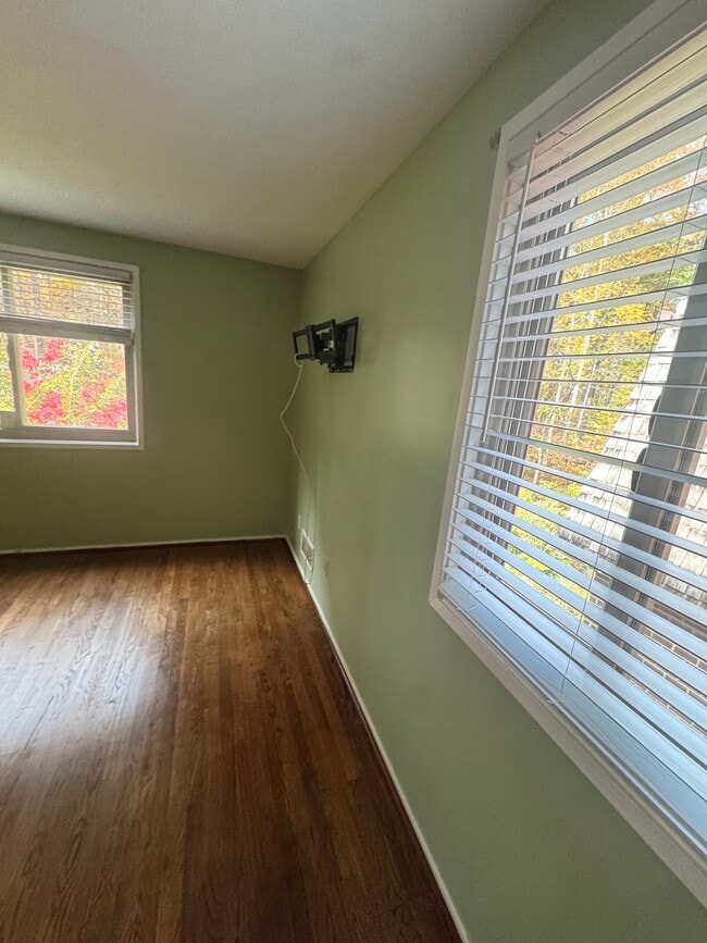 Building Photo - 19621 Sparr Spring Rd