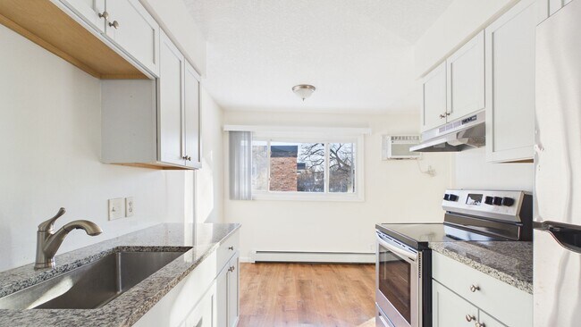 Foto del edificio - Upgraded 1-Bedroom Home in Minnetonka
