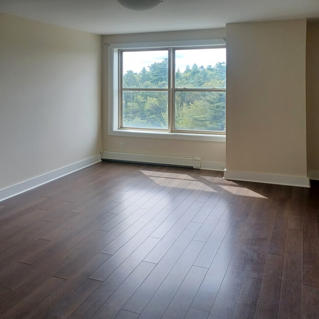 Building Photo - Rockwood Estates 420