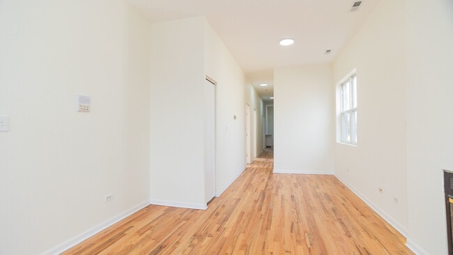 Building Photo - 1440 N Washtenaw Ave