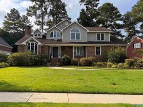 Building Photo - 1211 Shadow Ridge Dr SE