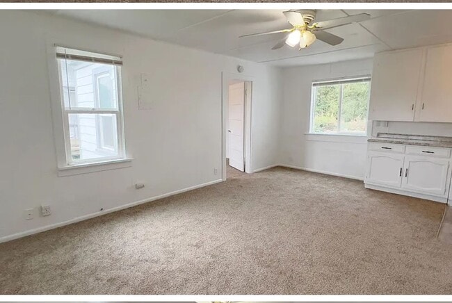 Foto del edificio - 92306 Clover Rd