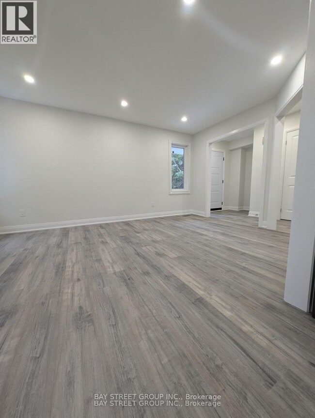 Building Photo - 44 Lilac Ave