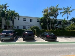 Building Photo - 10074 E Bay Harbor Dr