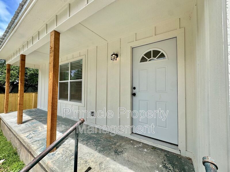 Foto principal - 4602 McKee St