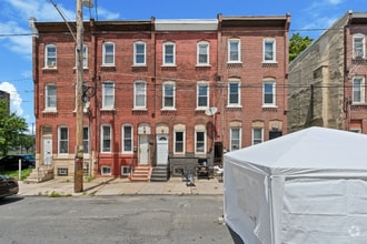 Building Photo - 931 W York St