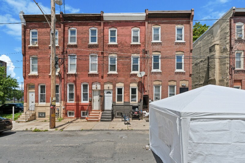 Primary Photo - 931 W York St